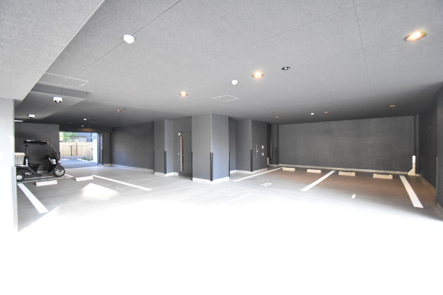 ��ʌ��������܎s��{��g�~���Q���ڂ̃}���V�����̒��ԏ�