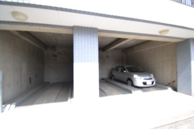 ��ʌ��������܎s�k��{�����R���ڂ̃}���V�����̒��ԏ�