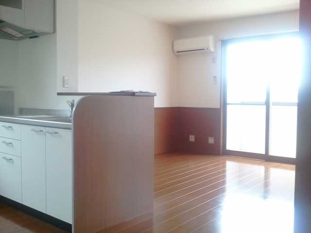 ��ʌ��������܎s��������u�Q���ڂ̃A�p�[�g�̋��ԁE���r���O