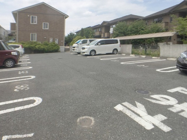 ��ʌ��������܎s��������u�Q���ڂ̃A�p�[�g�̒��ԏ�