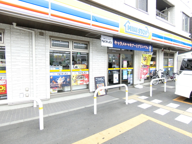 ��ʌ�����s������R���ڂ̃A�p�[�g�̎���