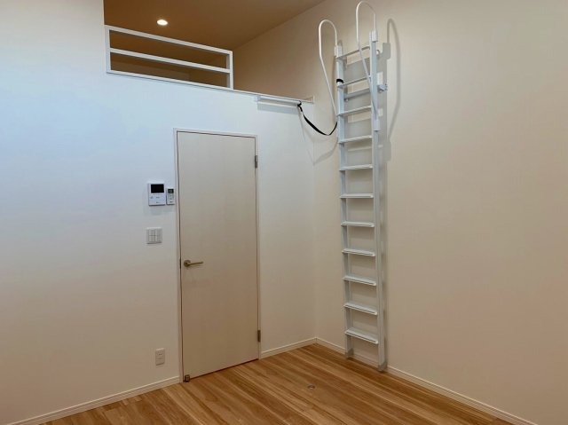 ��ʌ��z�J�s�{�{���P���ڂ̃A�p�[�g�̋��ԁE���r���O