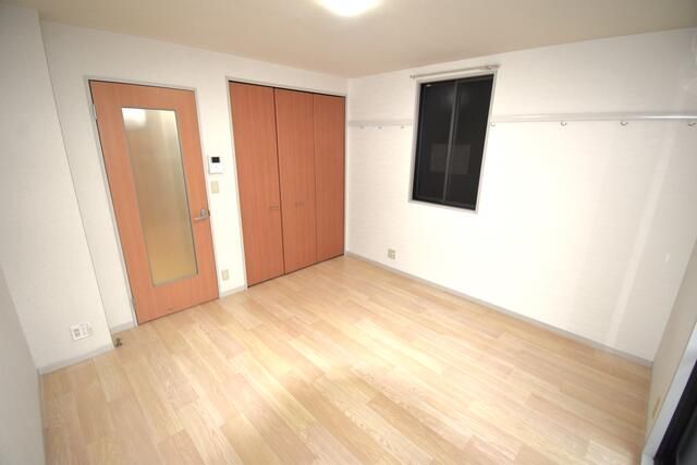 ��ʌ�����s������Q���ڂ̃A�p�[�g�̂��̑������E�X�y�[�X