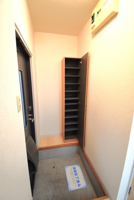 ��ʌ�����s������Q���ڂ̃A�p�[�g�̌���