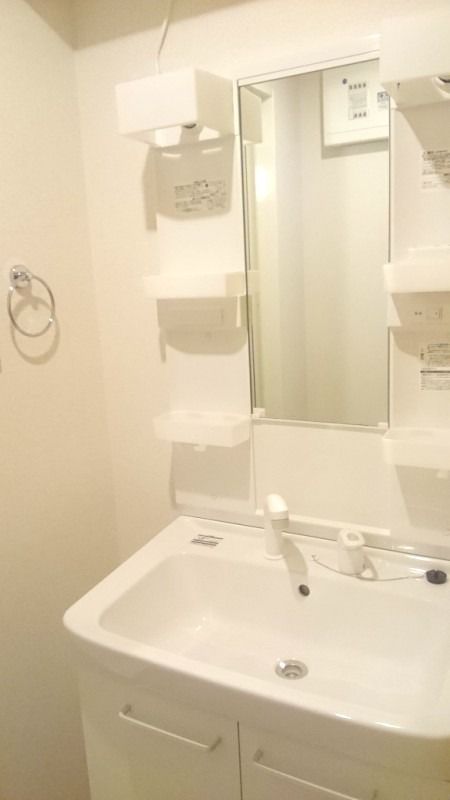 ��ʌ��z�J�s���R���ڂ̃A�p�[�g�̐��ʏ�