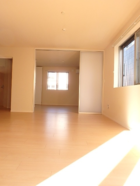 ��ʌ��������܎s�k��y�C���P���ڂ̃}���V�����̋��ԁE���r���O