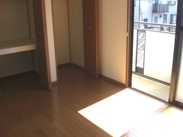 ��ʌ��������܎s�Y�a�挳���Q���ڂ̃e���X�n�E�X�̂��̑�