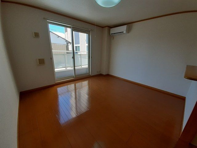 ��ʌ�����s���L�P���ڂ̃A�p�[�g�̋��ԁE���r���O