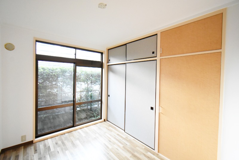 ��ʌ��������܎s�k��A�|���P���ڂ̃A�p�[�g�̂��̑������E�X�y�[�X