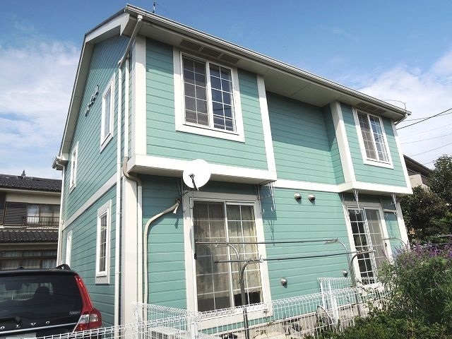 ��ʌ�����s�㕽�����Q���ڂ̃e���X�n�E�X�̌����O��