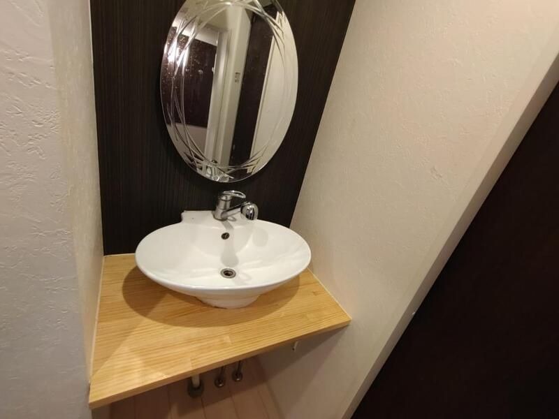 ��ʌ������s���v��̃A�p�[�g�̐��ʏ�