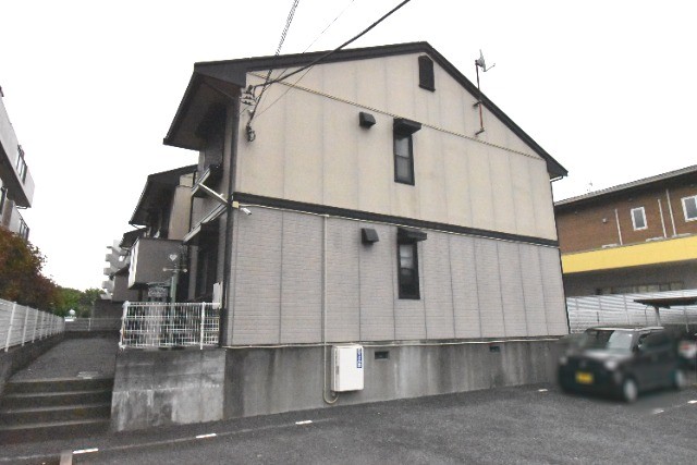 ��ʌ�����s�˒˂R���ڂ̃A�p�[�g�̌����O��