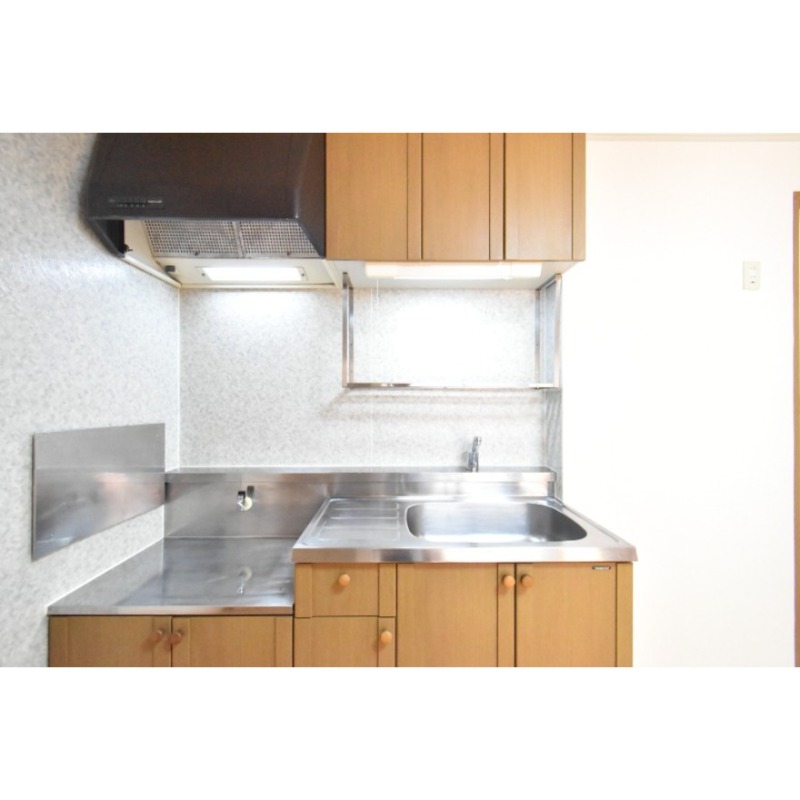 ��ʌ�����s�˒˂R���ڂ̃A�p�[�g�̃L�b�`��