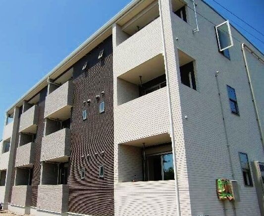 ��ʌ�����s�厚����̃A�p�[�g�̌����O��