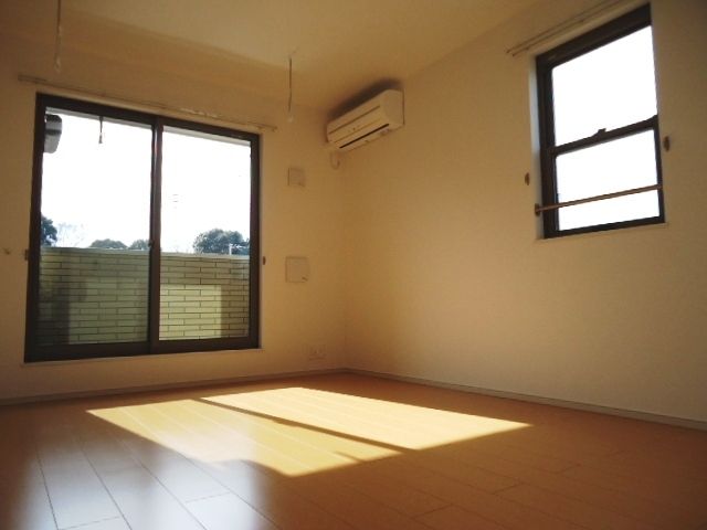 ��ʌ�����s�厚����̃A�p�[�g�̂��̑������E�X�y�[�X