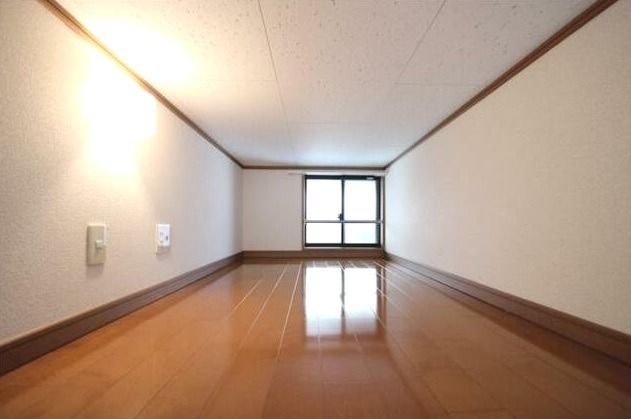 ��ʌ�����s�݉ƒ��̃A�p�[�g�̂��̑������E�X�y�[�X