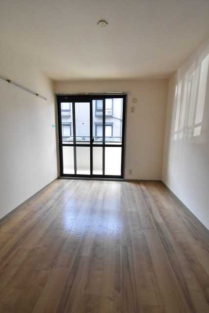 ��ʌ��������܎s������㗎���Q���ڂ̃A�p�[�g�̂��̑������E�X�y�[�X