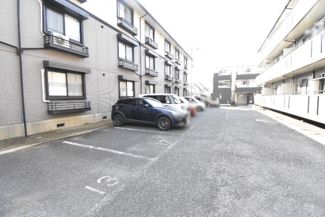 ��ʌ��������܎s������㗎���Q���ڂ̃A�p�[�g�̒��ԏ�