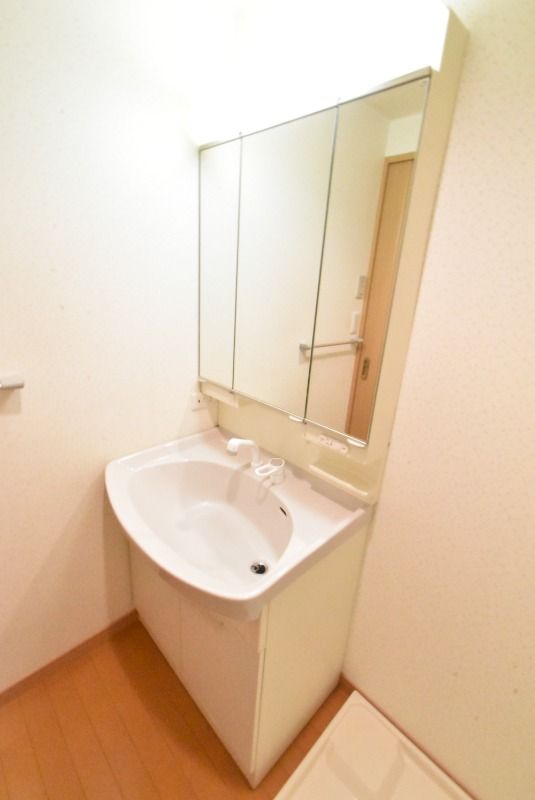 ��ʌ�����s�˒˓��P���ڂ̃}���V�����̐��ʏ�