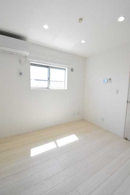 ��ʌ��������܎s��{�擌���P���ڂ̃A�p�[�g�̋��ԁE���r���O