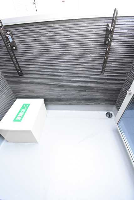 ��ʌ��������܎s��{�擌���P���ڂ̃A�p�[�g�̃o���R�j�[