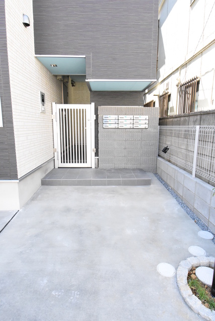 ��ʌ��������܎s��{�擌���P���ڂ̃A�p�[�g�̃G���g�����X