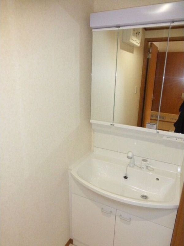 ��ʌ��z�J�s�����T���ڂ̃e���X�n�E�X�̐��ʏ�