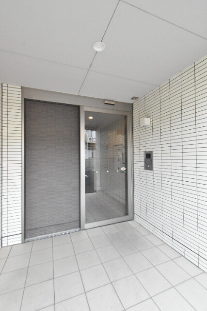 ��ʌ�����s������R���ڂ̃}���V�����̃G���g�����X