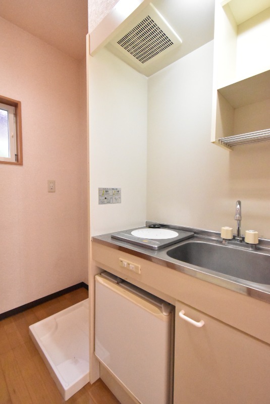 ��ʌ�����s�˒˓��Q���ڂ̃A�p�[�g�̃L�b�`��