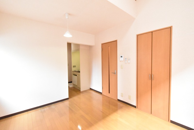 ��ʌ�����s�˒˓��Q���ڂ̃A�p�[�g�̂��̑������E�X�y�[�X