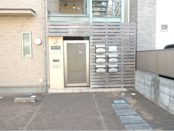 ��ʌ��������܎s��{��㏬���̃A�p�[�g�̃G���g�����X