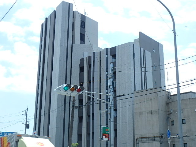 ��ʌ��������܎s��{��O���Q���ڂ̃}���V�����̌����O��