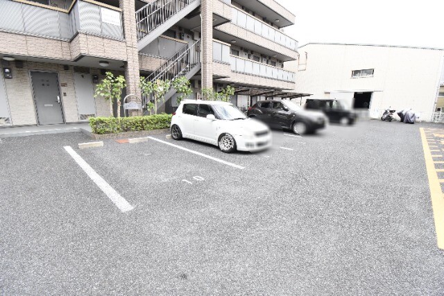 ��ʌ��������܎s���撆���S���ڂ̃}���V�����̒��ԏ�