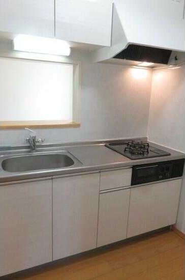 ��ʌ�����s�˒˂P���ڂ̃A�p�[�g�̃L�b�`��