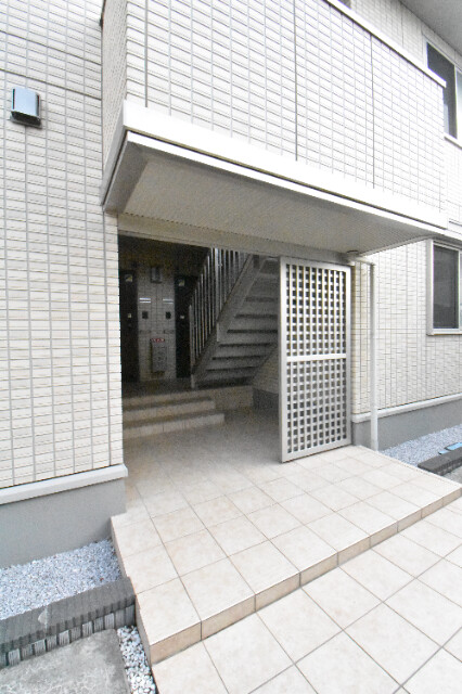 ��ʌ��@�c�s�n���S���ڂ̃A�p�[�g�̃G���g�����X