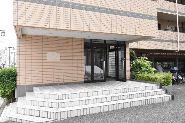 ��ʌ�����s������P���ڂ̃}���V�����̃G���g�����X