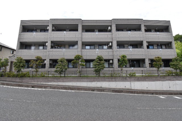 ��ʌ�����s�厚������1086-1�̃}���V�����̌����O��