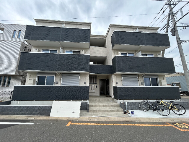 ��ʌ��������܎s���搼��{�R���ڂ̃A�p�[�g�̌����O��