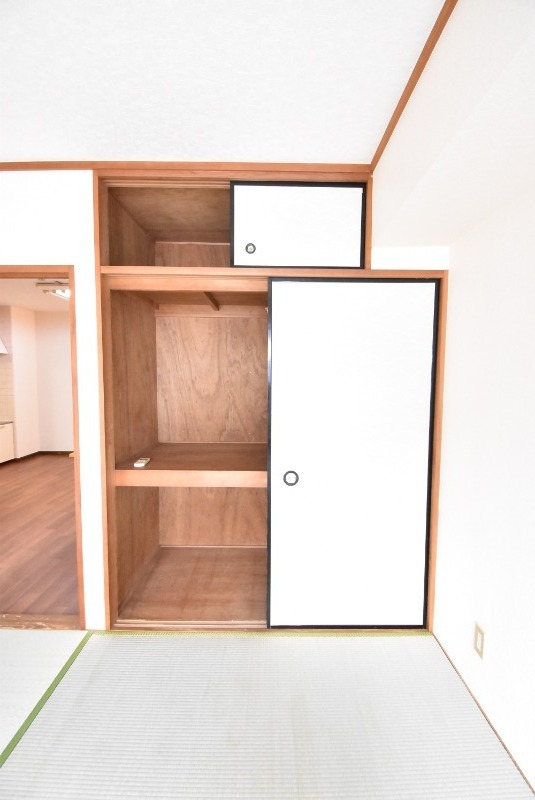 ��ʌ�����s�k����R���ڂ̃}���V�����̎��[