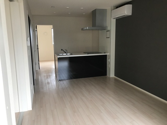 ��ʌ��������܎s�΋�厚���̃A�p�[�g�̋��ԁE���r���O