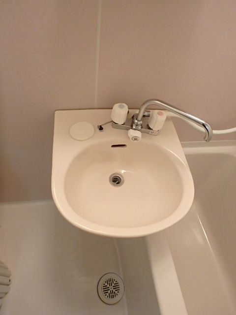 ��ʌ��������܎s��{��听���P���ڂ̃A�p�[�g�̐��ʏ�