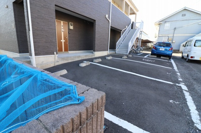 ��ʌ��������܎s����厚�_�c�̃A�p�[�g�̒��ԏ�