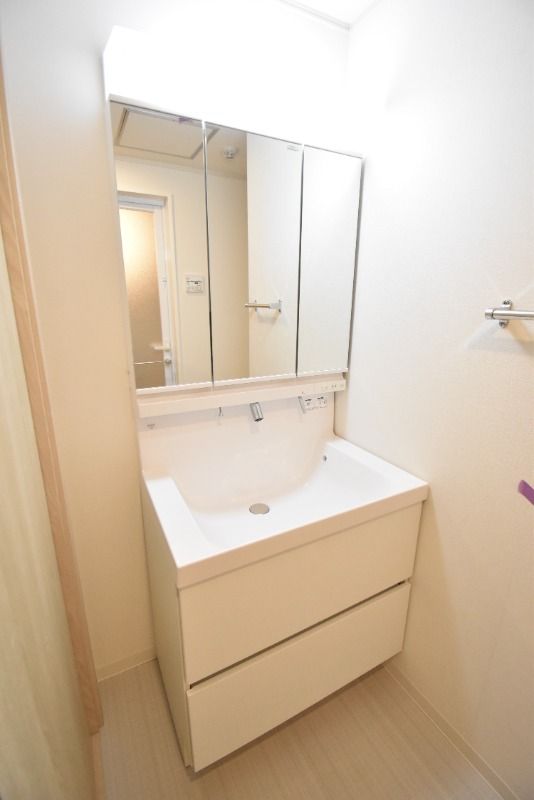 ��ʌ��������܎s��{��V�����Q���ڂ̃A�p�[�g�̐��ʏ�