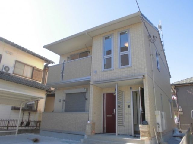 ��ʌ��������܎s�k��{����876-2�̃A�p�[�g�̌����O��