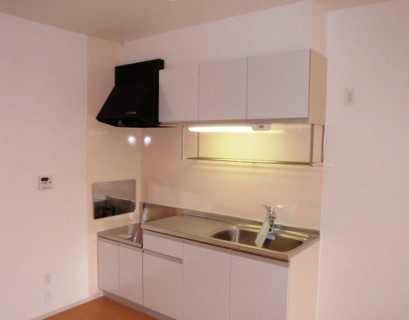 ��ʌ��k�����S�ɓޒ��w���S���ڂ̃A�p�[�g�̋��ԁE���r���O