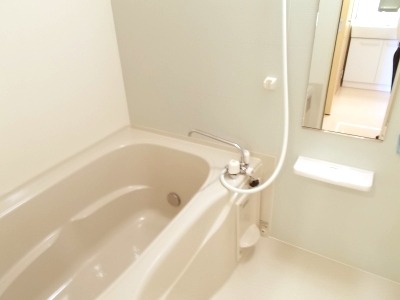 ��ʌ��k�����S�ɓޒ��w���S���ڂ̃A�p�[�g�̃o�X