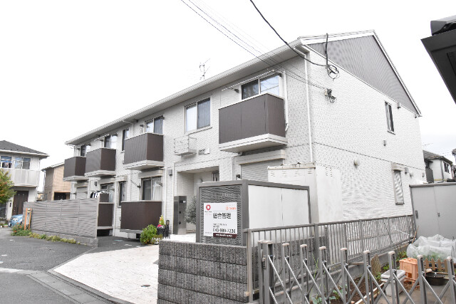 ��ʌ������s�������̃A�p�[�g�̌����O��