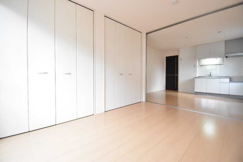 ��ʌ������s�������̃A�p�[�g�̋��ԁE���r���O