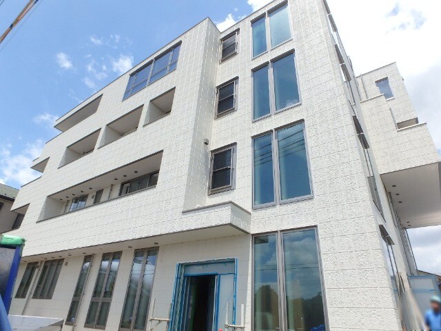 ��ʌ��������܎s������厚�쒆��̃}���V�����̌����O��