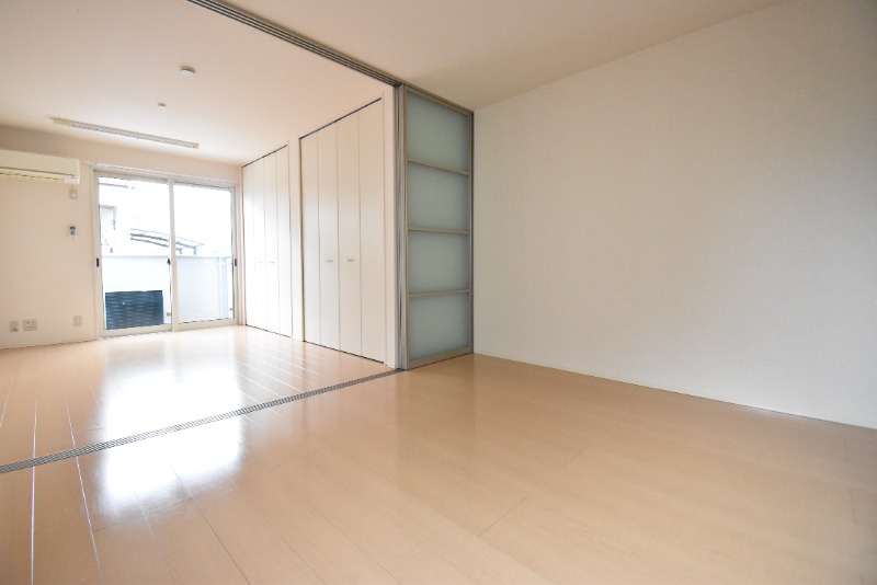 ��ʌ������s�������̃A�p�[�g�̂��̑������E�X�y�[�X